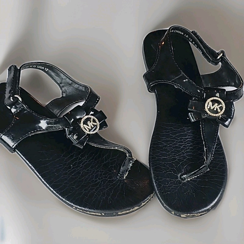 MICHAEL KORS GIRLS SANDAL SIZE 12 - Pre-loved